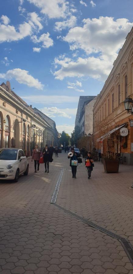 Anna Gyoengye Apartman Debrecen Eksteriør bilde