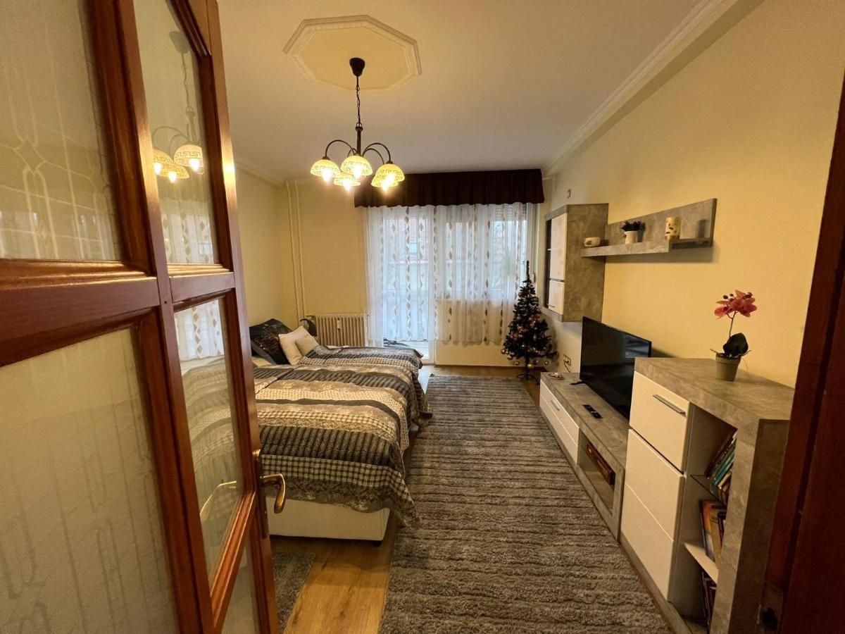 Anna Gyoengye Apartman Debrecen Eksteriør bilde
