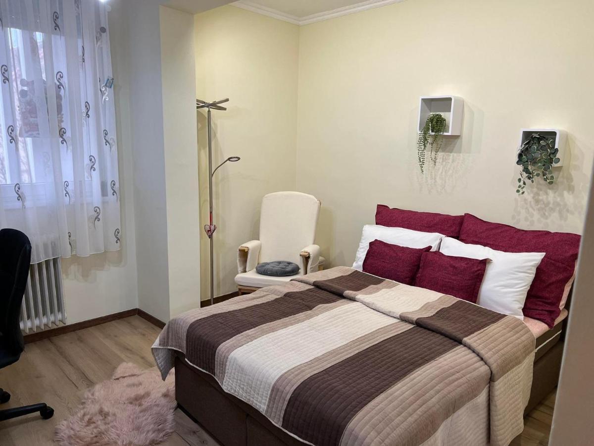 Anna Gyoengye Apartman Debrecen Eksteriør bilde