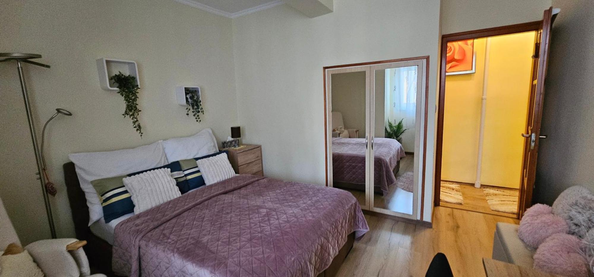 Anna Gyoengye Apartman Debrecen Eksteriør bilde