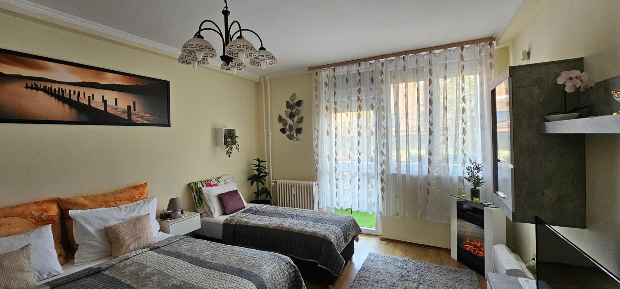 Anna Gyoengye Apartman Debrecen Eksteriør bilde