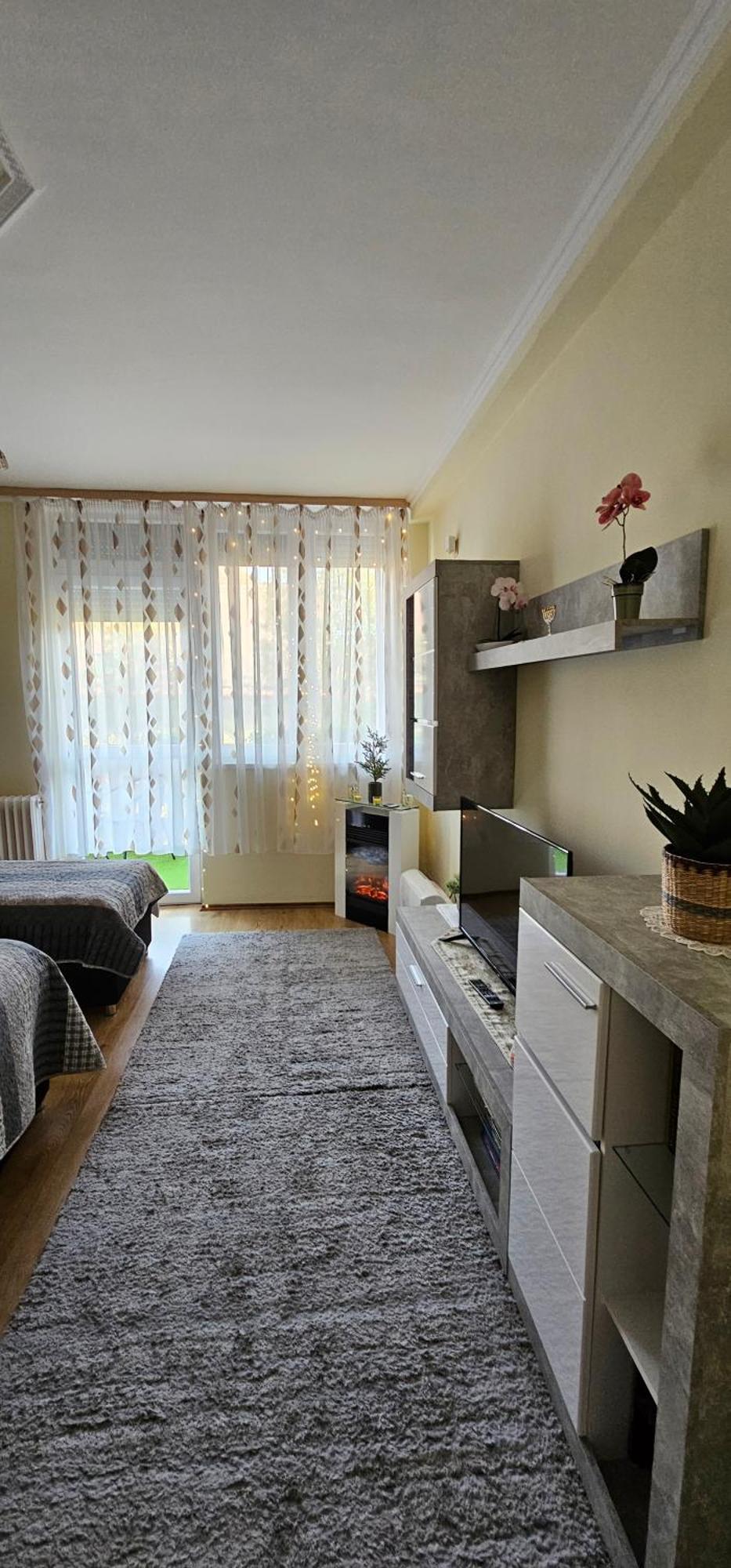 Anna Gyoengye Apartman Debrecen Eksteriør bilde